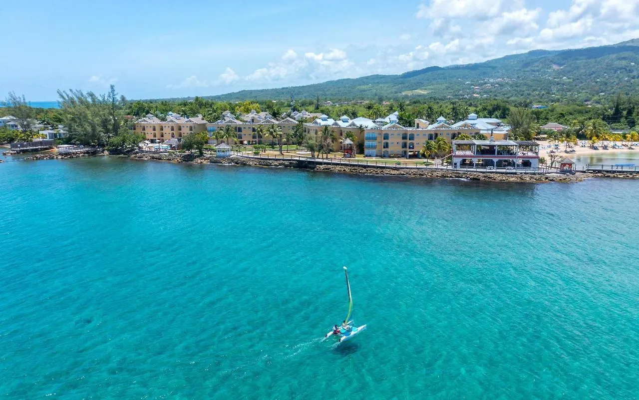 Jewel Paradise Cove Adult Beach Resort & Spa Runaway Bay 5*,