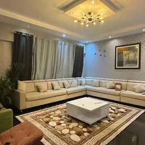 Guest house Sadaf 8 Jbr Luxury Master Bedroom Near Tram